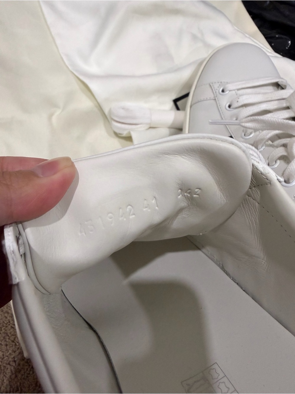 Gucci Men's Ace Sneaker With Bee, Gucci Shoes, Size 41 EU - Picture 7 of 7